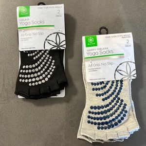 Gaiam grippy toeless yoga 4 pack socks grey white Pilates NWT